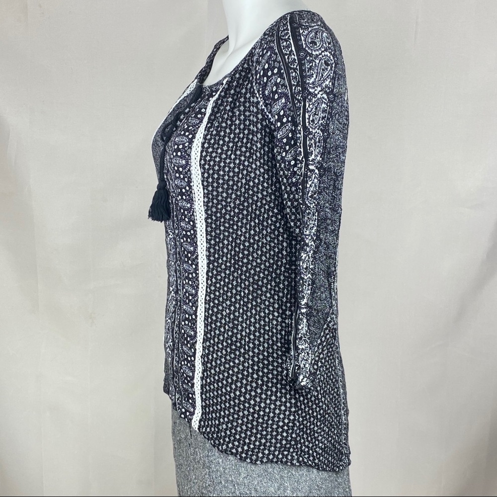 Dress Barn black and white blouse boho print - Picture 2 of 8